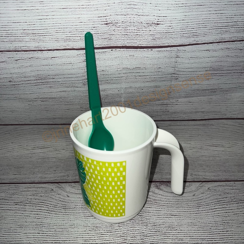 New Tupperware 7686 11oz Pineapple Mug w/ Hang On Spoon 1208 - Picture 3 of 3
